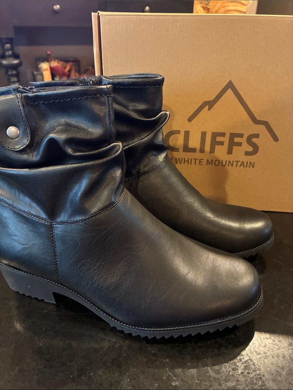 NIB Cliffs by WHITE MOUNTAIN Black Slouchy Wedge Ankle Booties 7.5 Wide